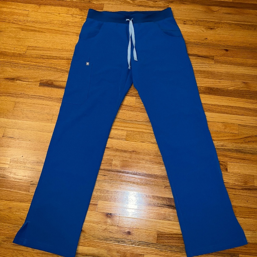 Figs Kade™ Cargo Scrub Pants in Royal Blue